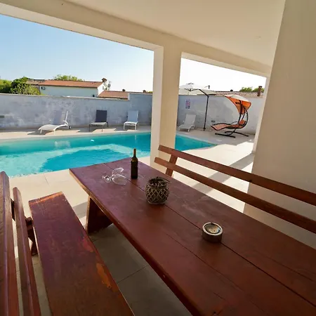 Luka With A Pool, Situated In * Pula